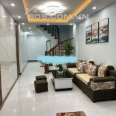 Bán nhà Phạm Ngọc Thạch, Đống Đa 45m2 4 tầng, 6 phòng ngủ, tặng 100% nội thất.